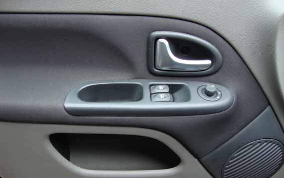 Contrapuerta Renault Symbol