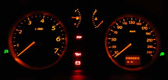 Renault Symbol tablero nocturno