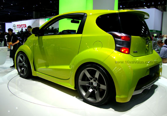 Toyota iQ