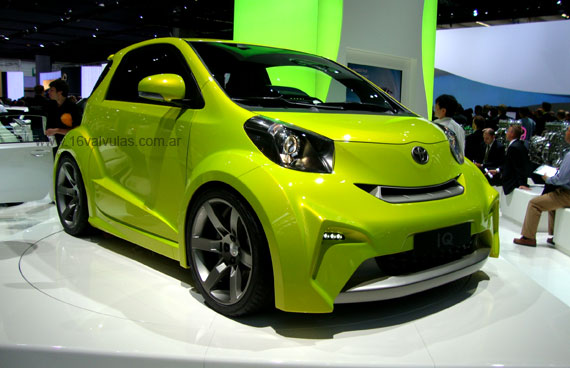 Toyota iQ