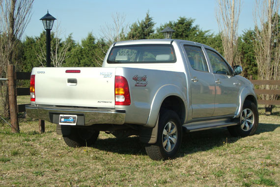 Test Drive Toyota Hilux 2009