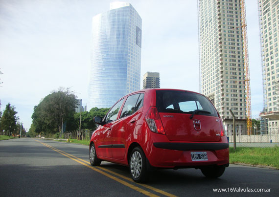 Test Drive Hyundai i10