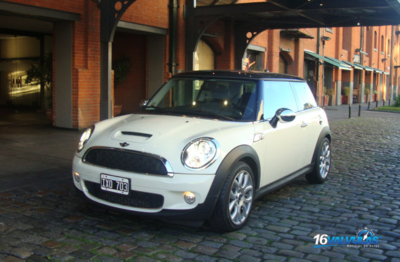 Mini Cooper S Hot
