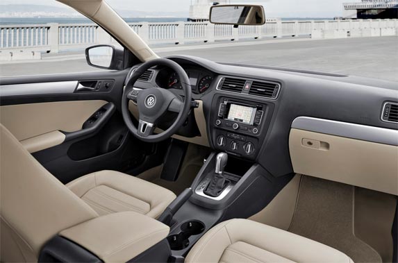 Nuevo-Jetta-2011-interior-b1