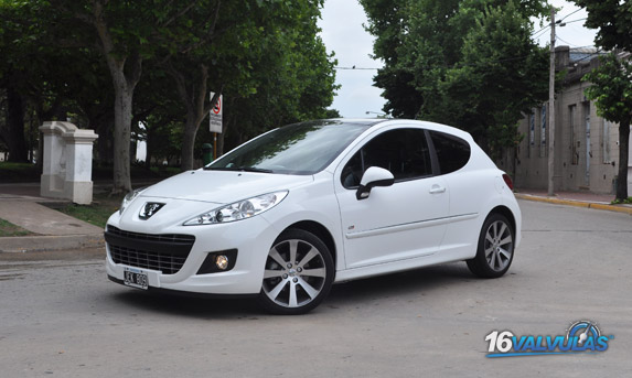 Peugeot 207 CC 2012: precio, imágenes y ficha técnica