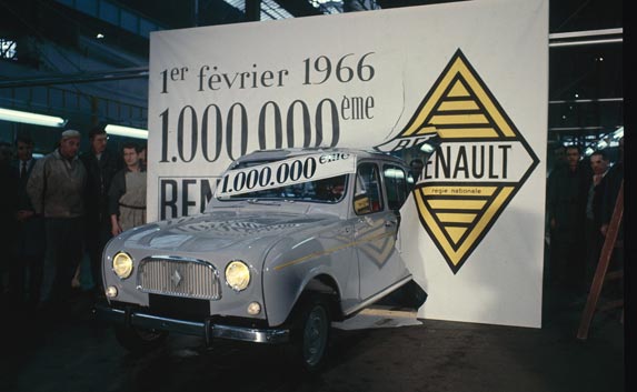 renault-4-aniv-3