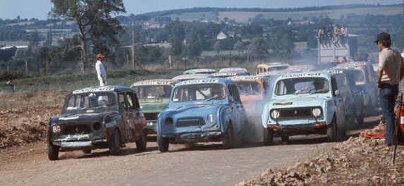 renault-4-aniv-4
