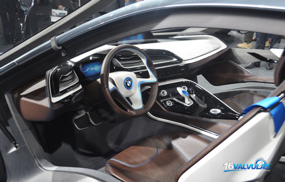 BMW-i8-003