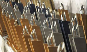 PSA Peugeot Citroën Argentina recibió el Premio EIKON 2012 por su programa Guardianes de la educación