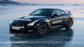 Nissan GT-R rompe récord de velocidad sobre el hielo