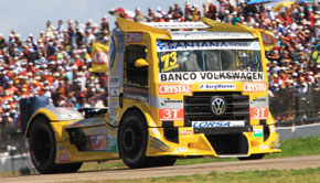 Totti con el VW Constellation