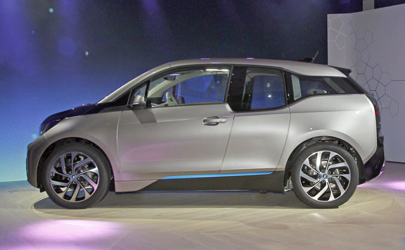 i33