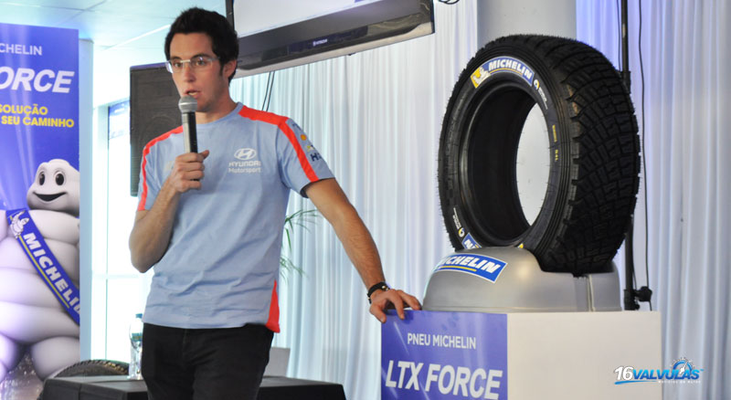 Thierry Neuville, piloto oficial wrc Team Hyundai Motorsport