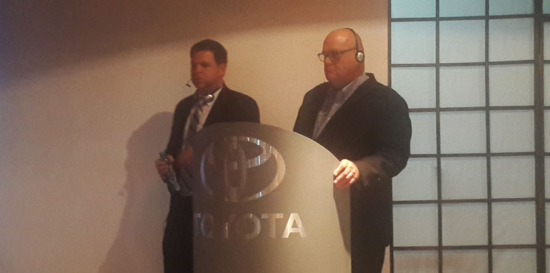 Jim Pisz y Craig Scott de Toyota Motor