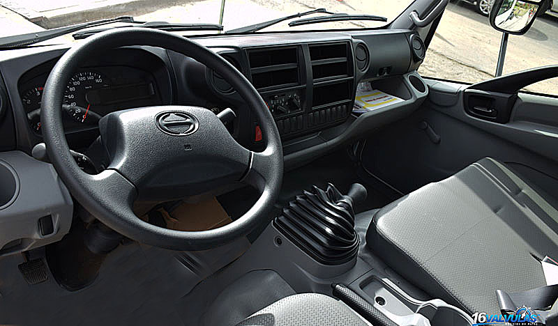 interior camion hino serie 300