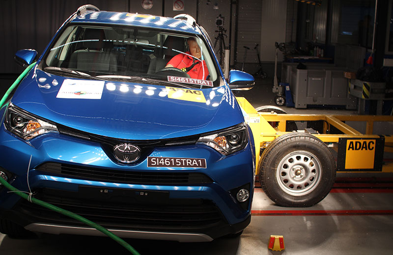 toyota-rav4-impacto-lateral