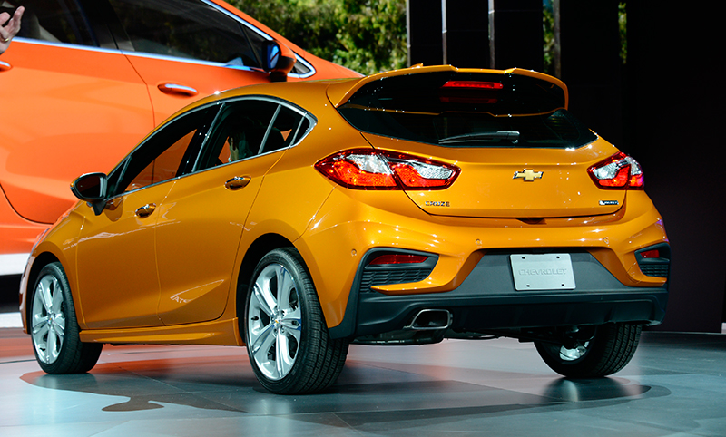chevrolet-cruze-hatch-2017-atras