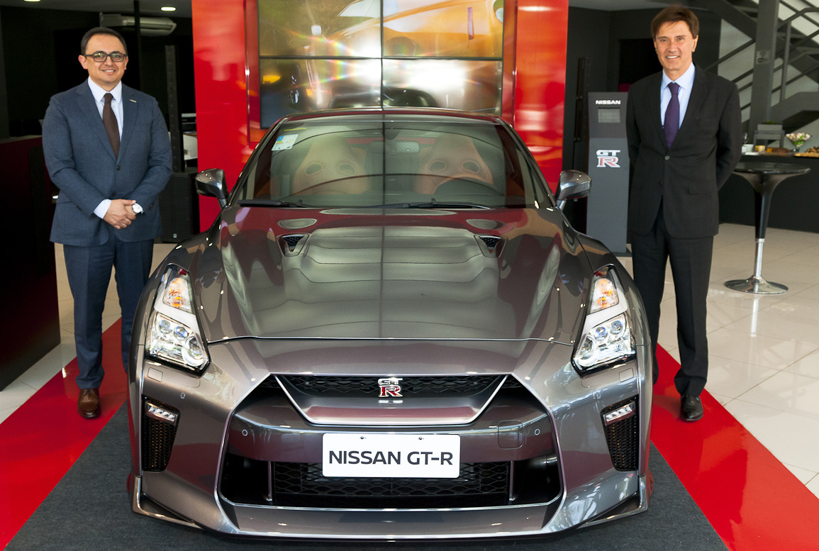 lanzamiento-nissan-gt-r