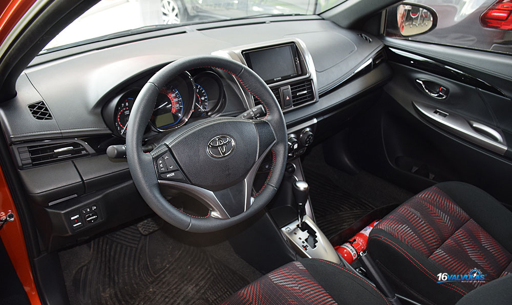 yaris-interior