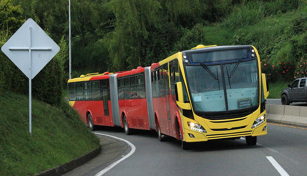 bus-biarticulado