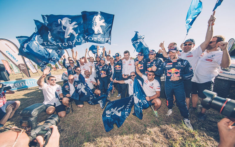Dakar 2017 Triplete de Peugeot con el 3008 DKR
