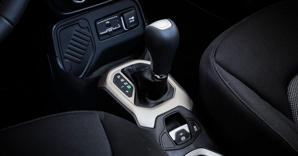 Lanzamiento Jeep Renegade Sport Plus con caja AT