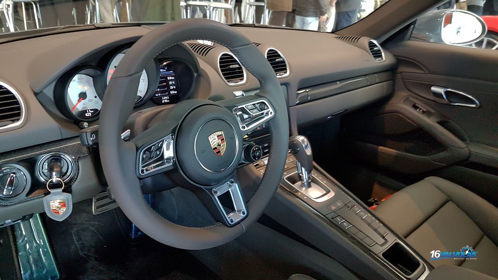 interior 718