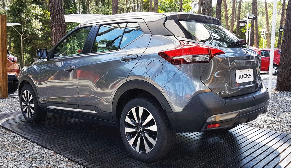 nissan kicks