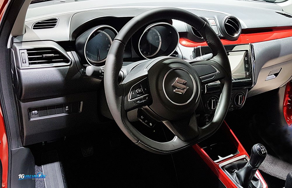 interior suzuki swift sport