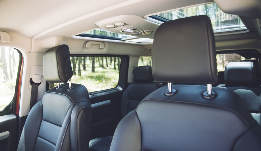 interior peugeot traveller