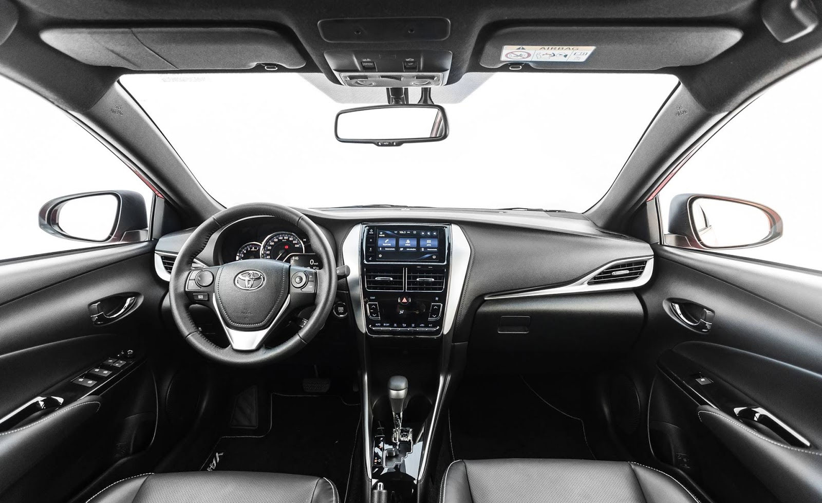 interior yaris