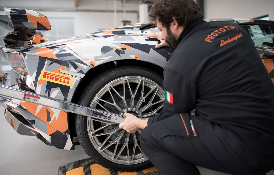 pirelli lambo