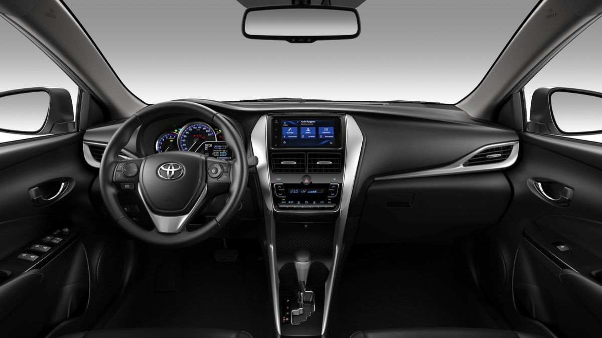 interior yaris
