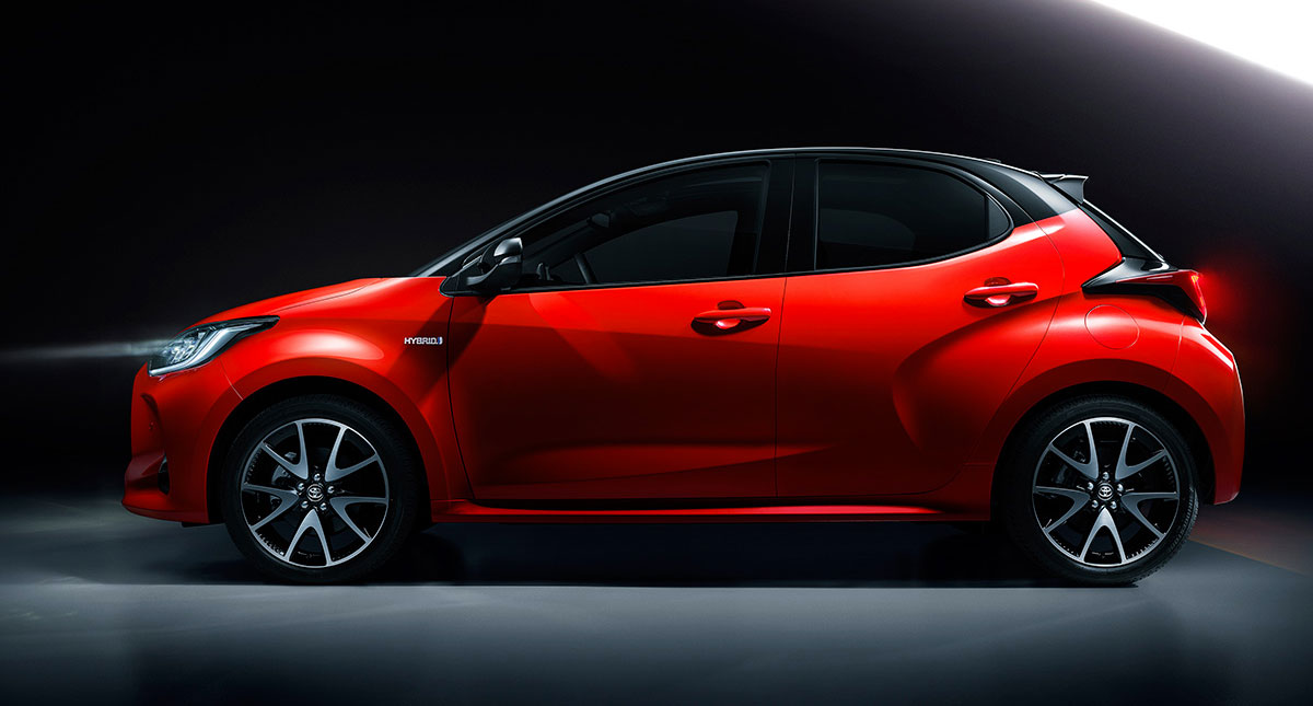 lateral Toyota Yaris 2020