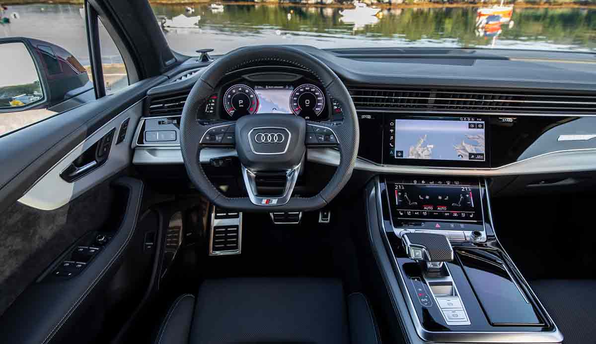interior q7