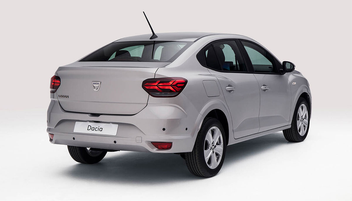 Dacia Logan atras