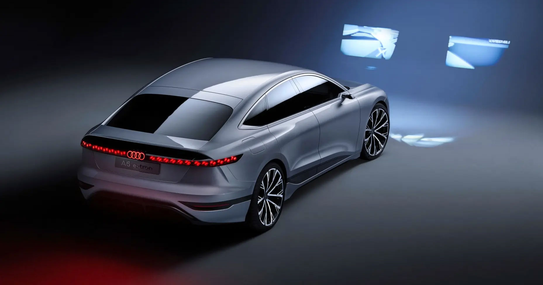etron atras