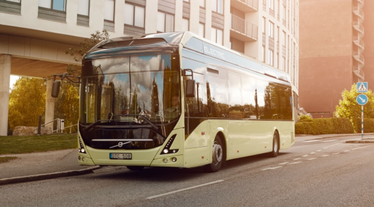 buses volvo trucks