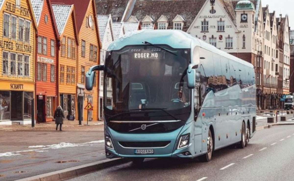 buses volvo trucks