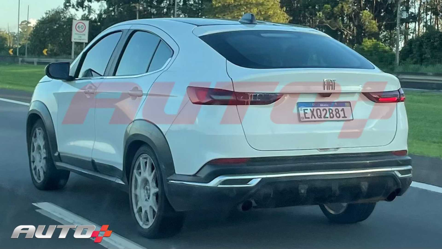 Fiat Fastback Abarth camuflado