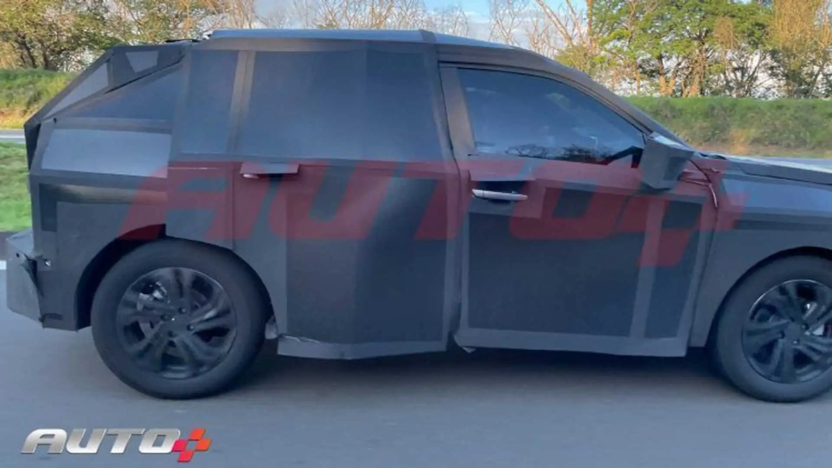 Peugeot 2008 camuflado BR 