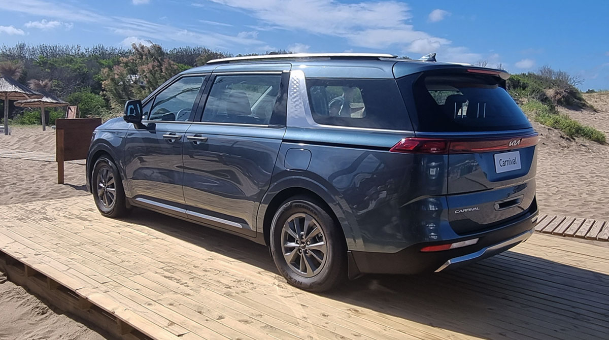 kia carnival