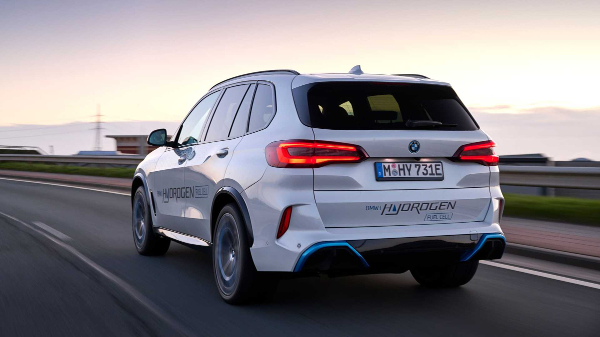 BMW iX5