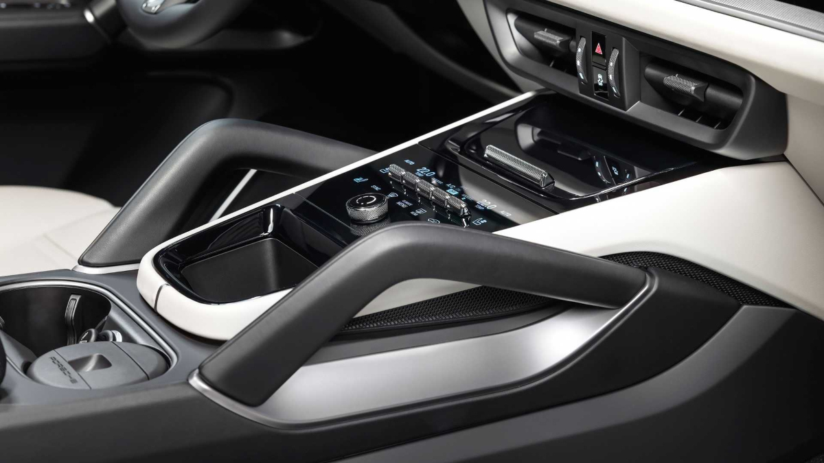Porsche Cayenne restyling 2023 interior