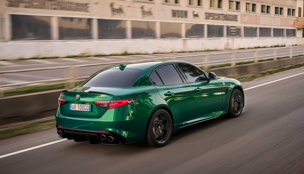 Alfa Romeo Giulia Quadrifoglio 100º aniversario