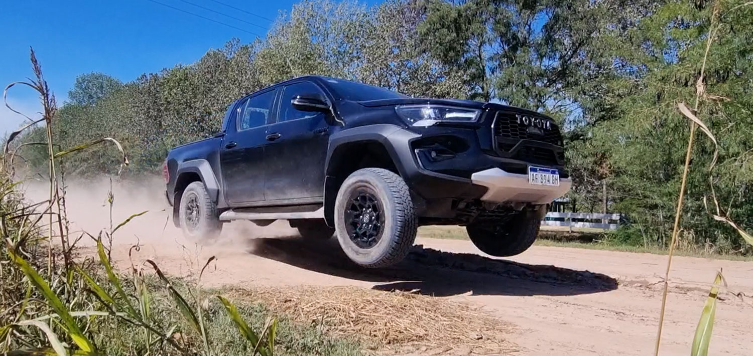 Toyota Hilux GR Sport: Características, precios y test