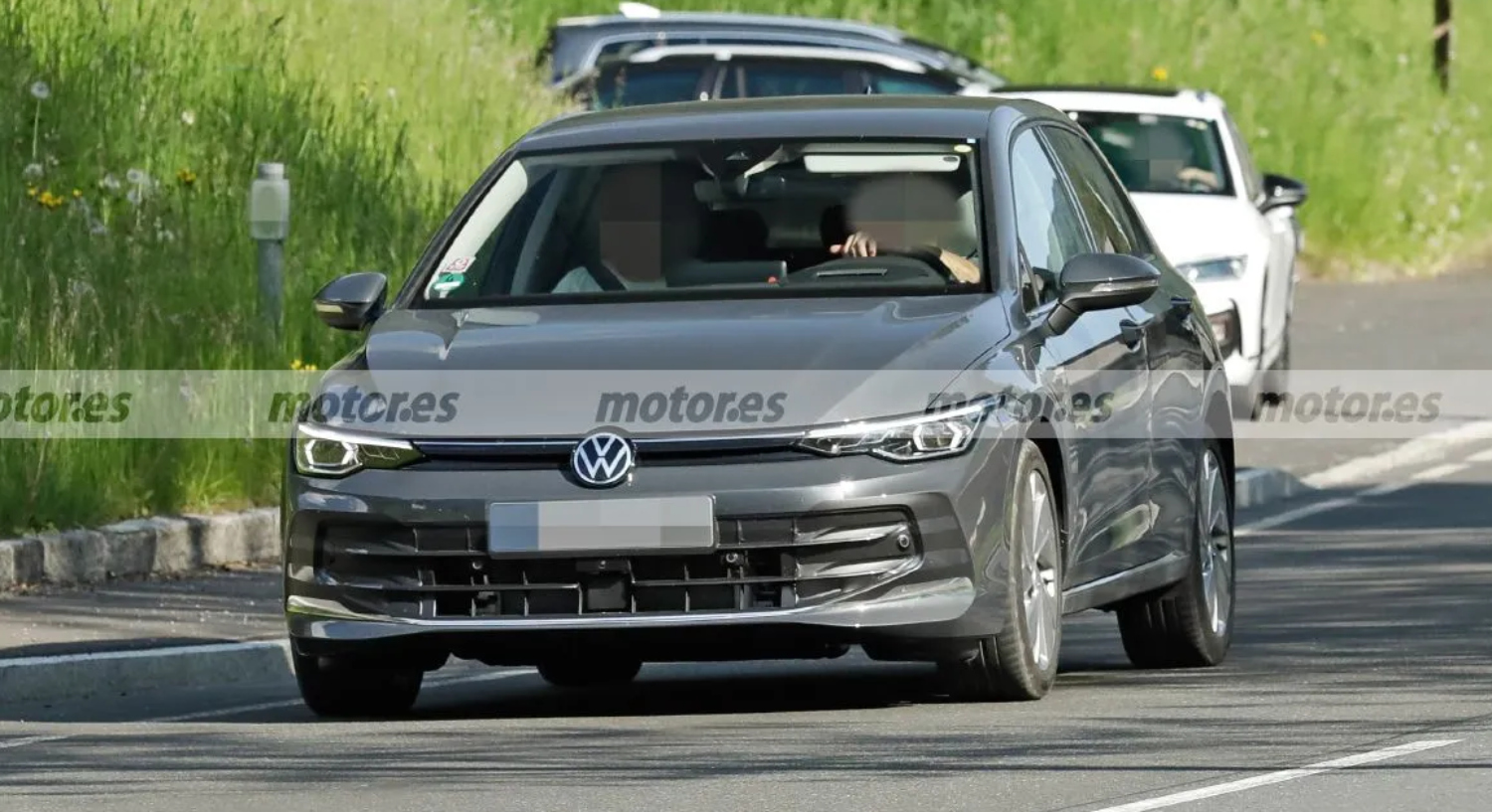 Volkswagen Golf facelift fotos espía