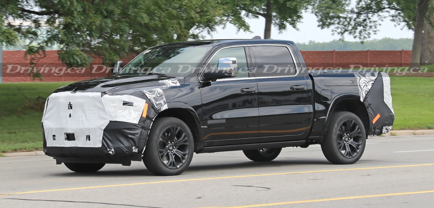 RAM 1500 facelift camuflado