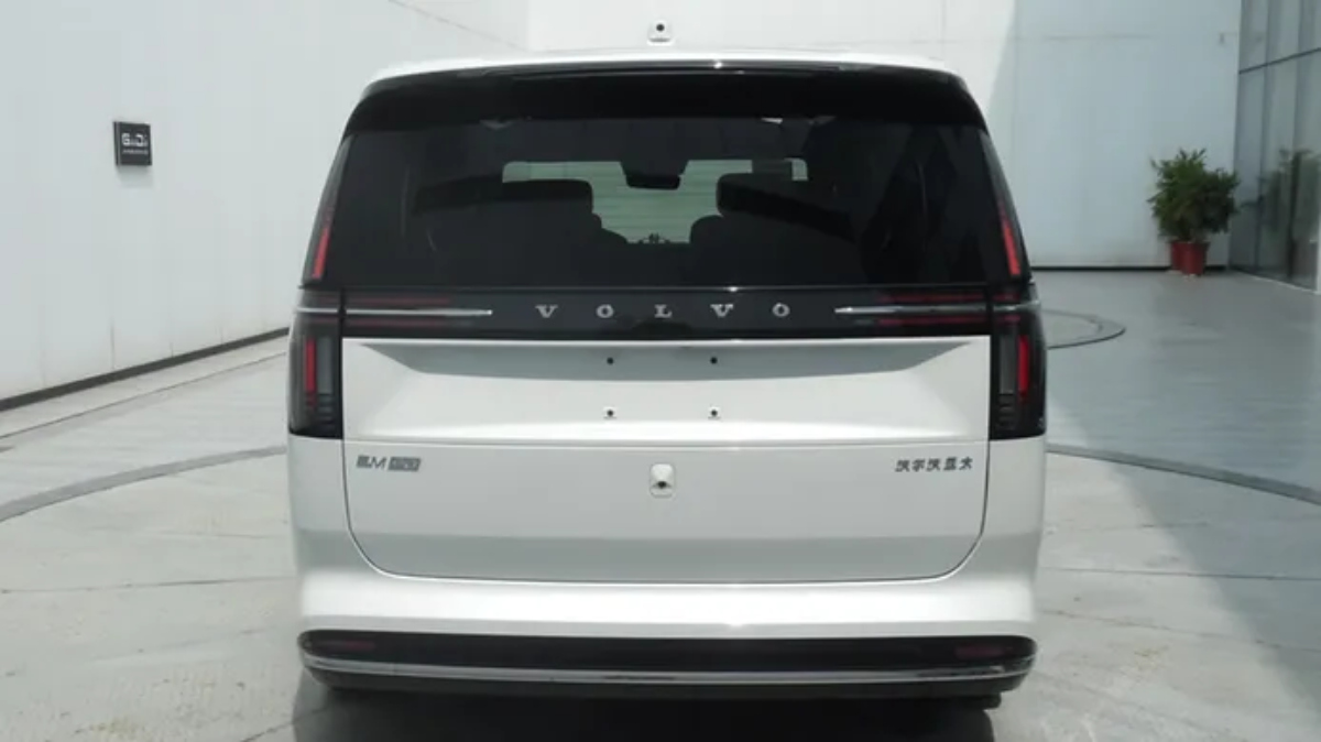 Volvo EM90