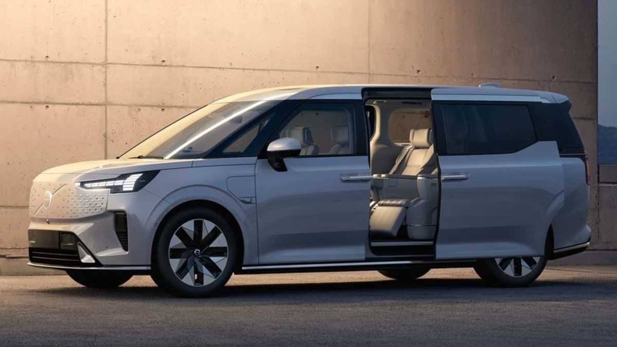 Volvo EM90